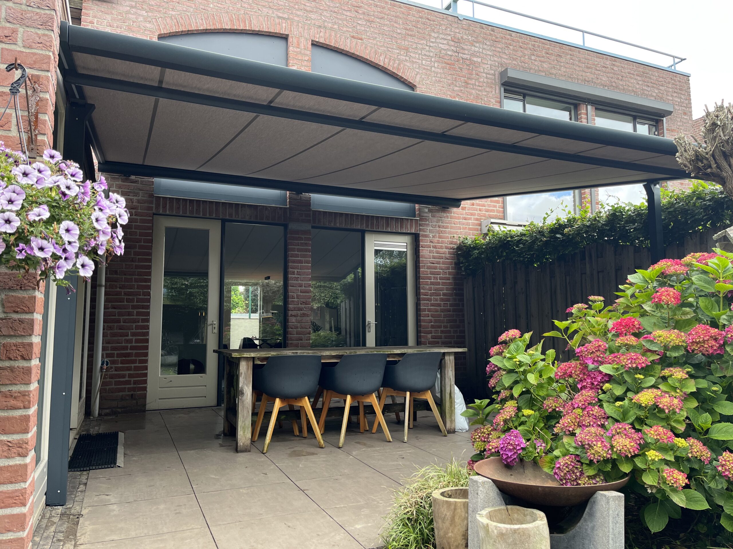 Pergolazonwering B128 in Venray